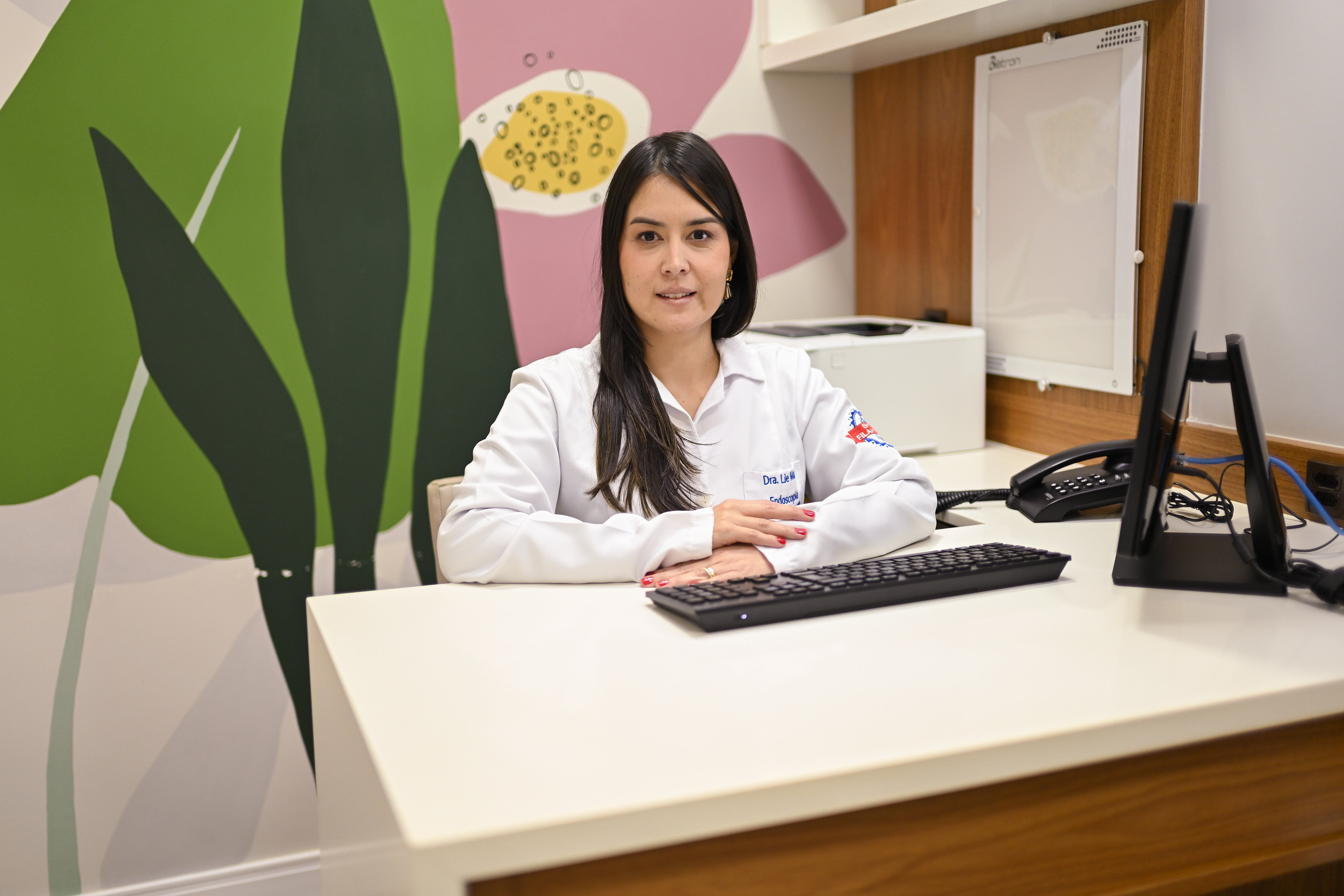 Dra. Lie Hirata no consultório